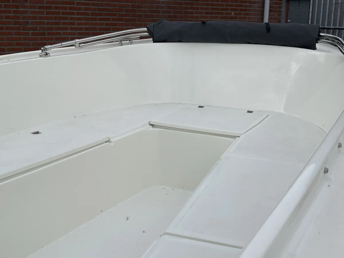 Polyester Sloop Gentle 575