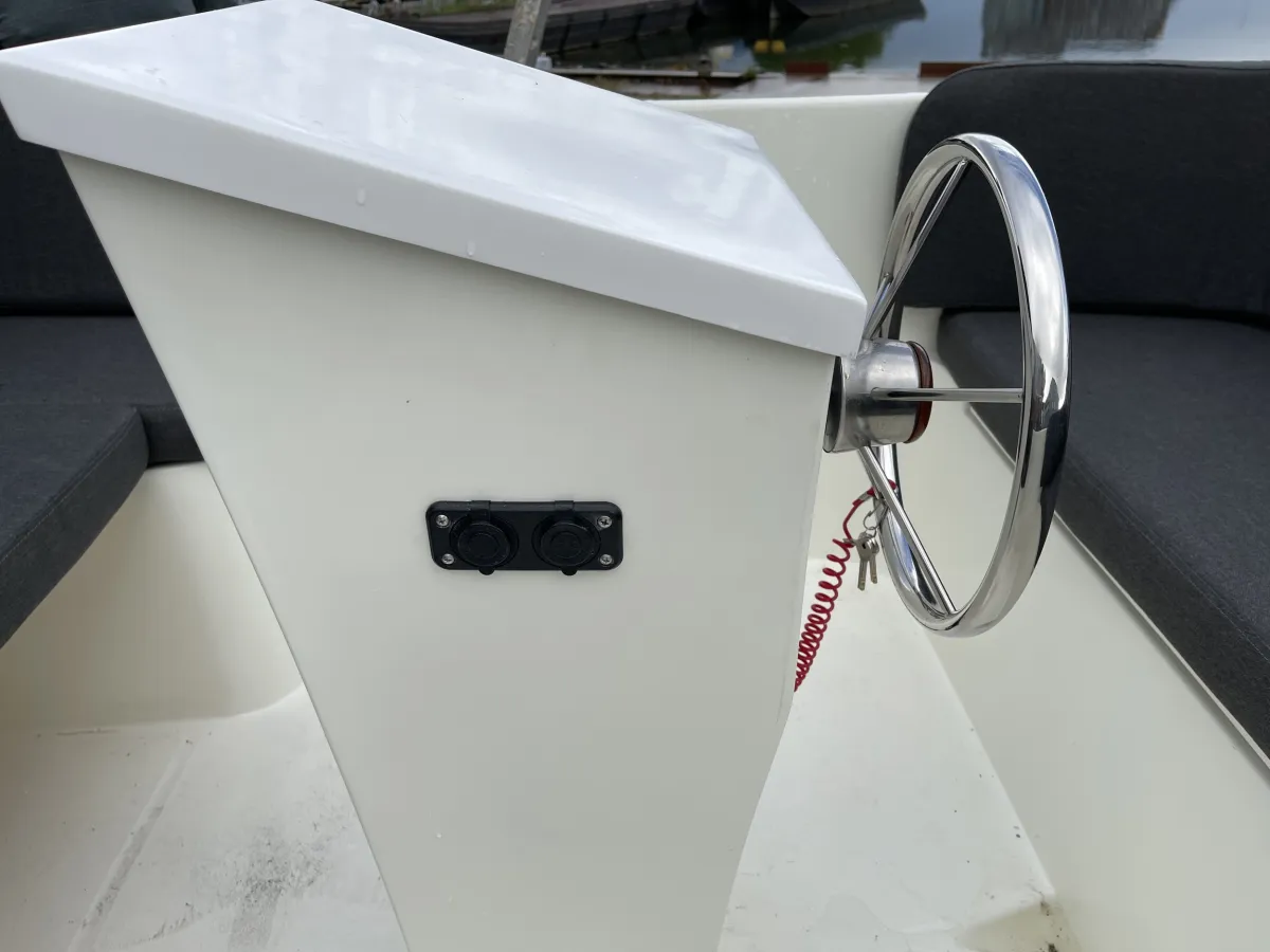 Polyester Sloop Gentle 575