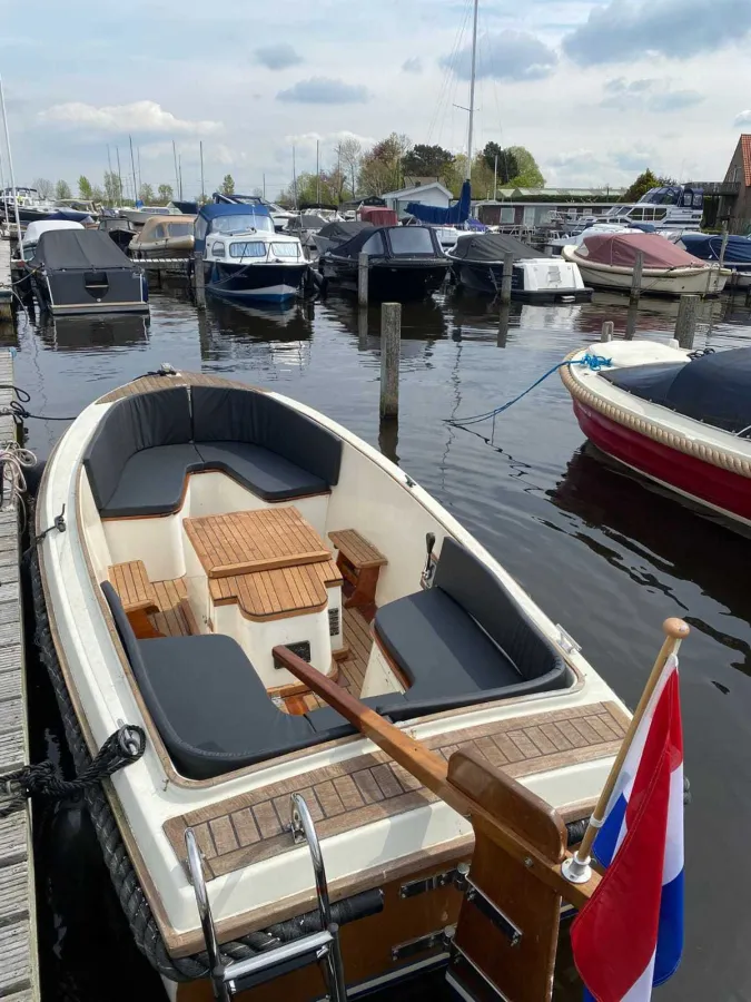 Polyester Sloop Maxima 550 Classic