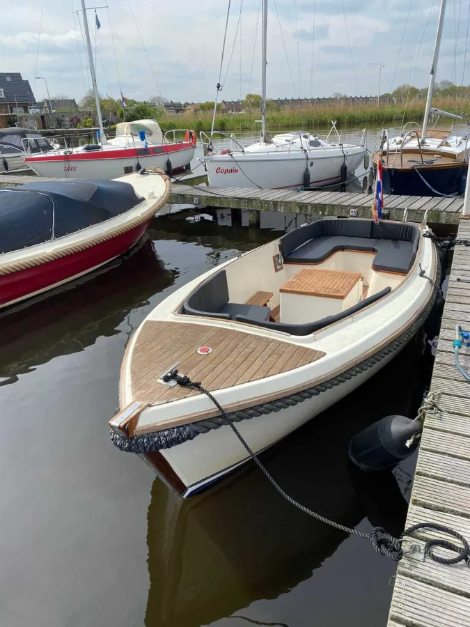 Polyester Sloop Maxima 550 Classic