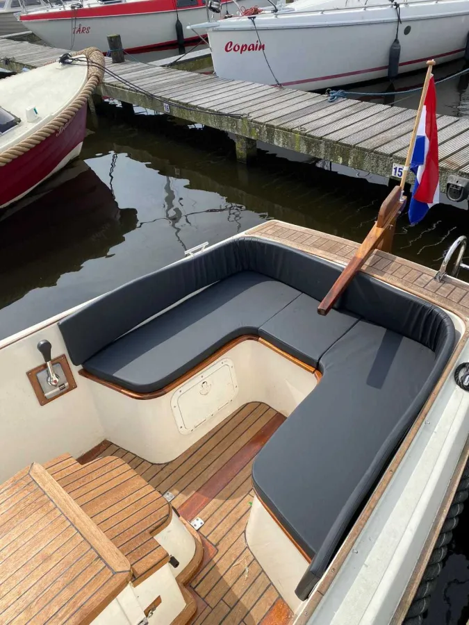 Polyester Sloop Maxima 550 Classic