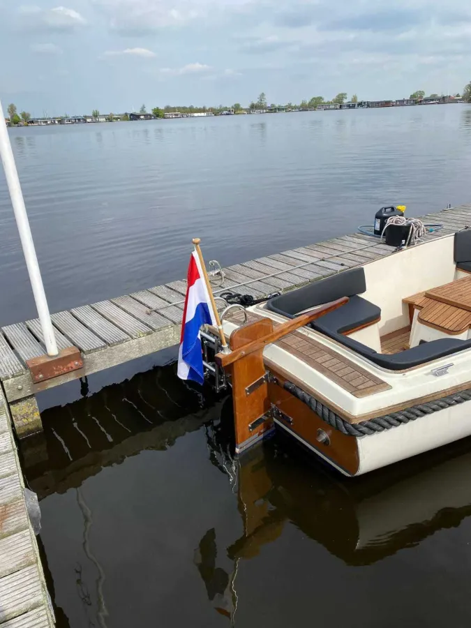 Polyester Sloop Maxima 550 Classic