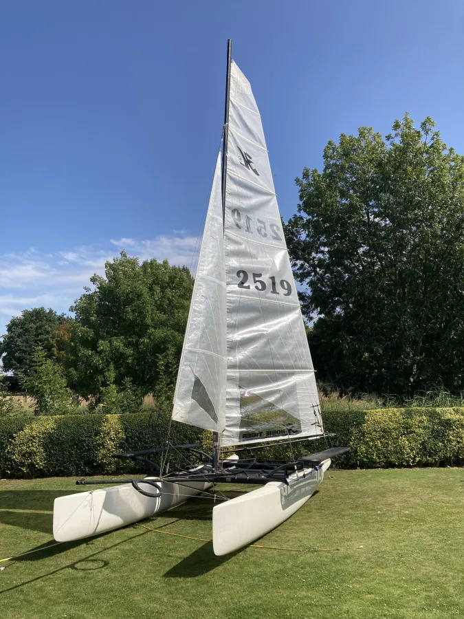 Polyester catamaran Hobie Cat 551