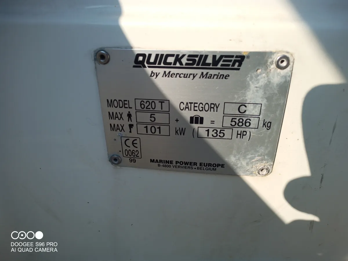 Polyester Motorboat Quicksilver 620