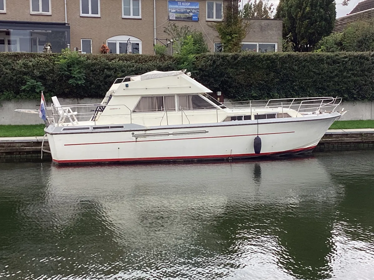 Polyester Motorboat Princess 41