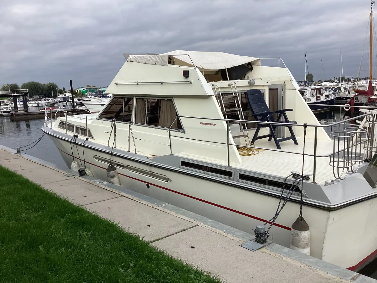 Polyester Motorboat Princess 41