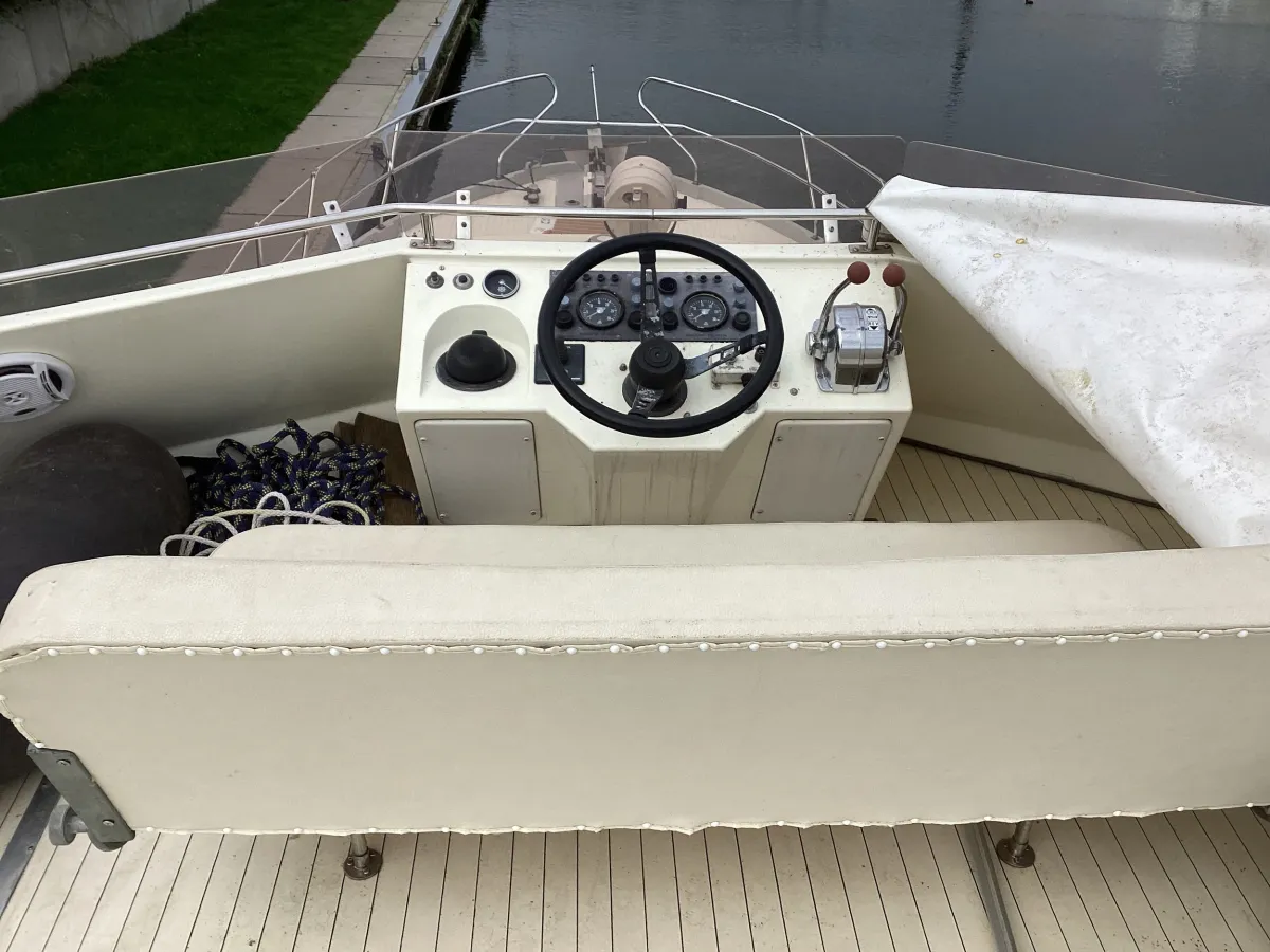 Polyester Motorboat Princess 41