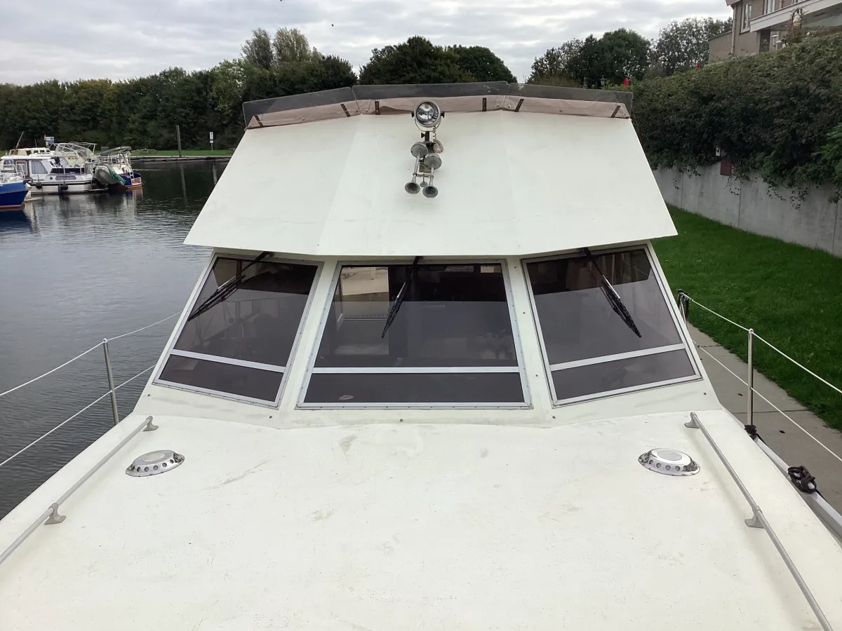 Polyester Motorboat Princess 41