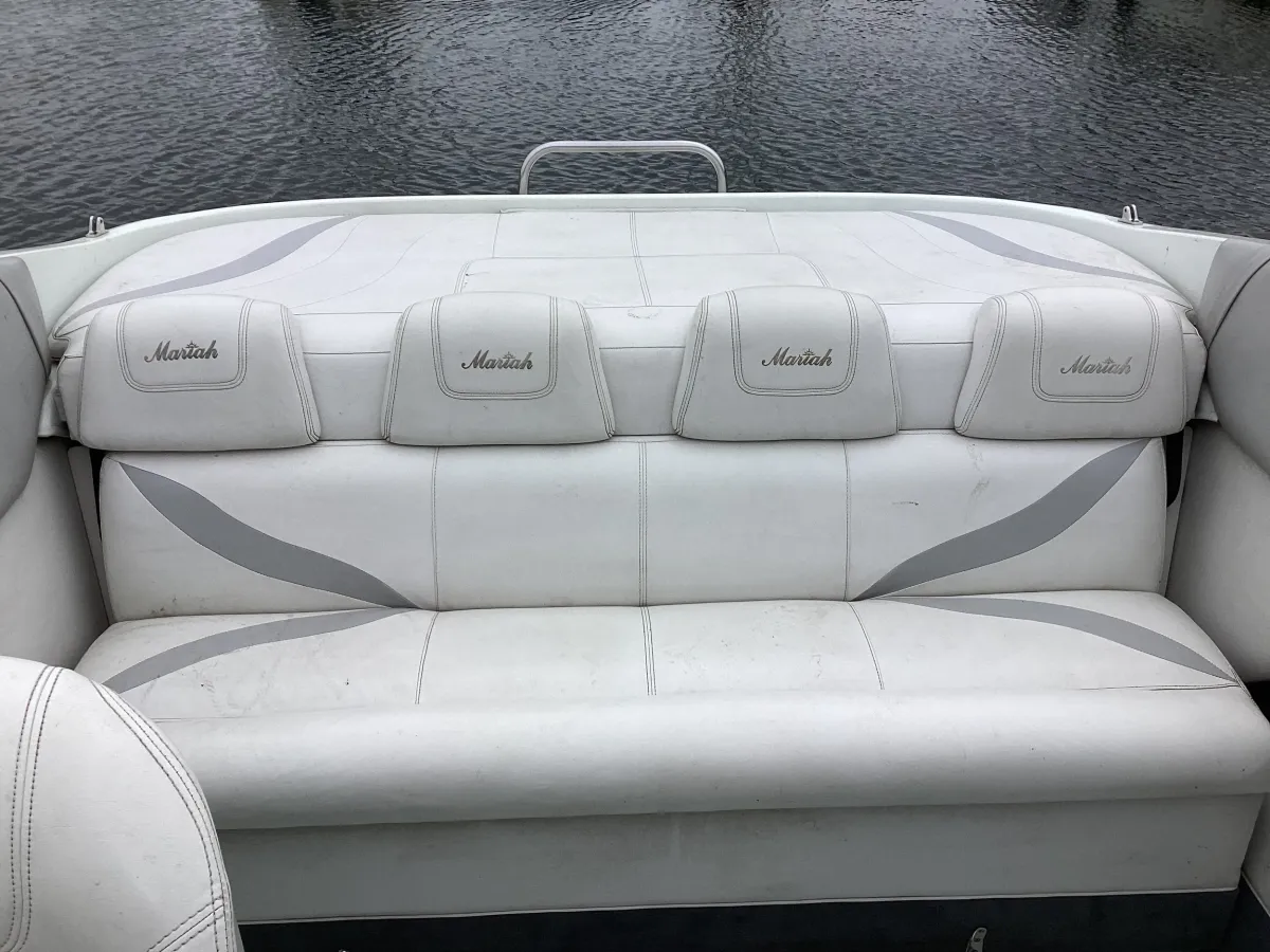 Polyester Speedboat Mariah 245