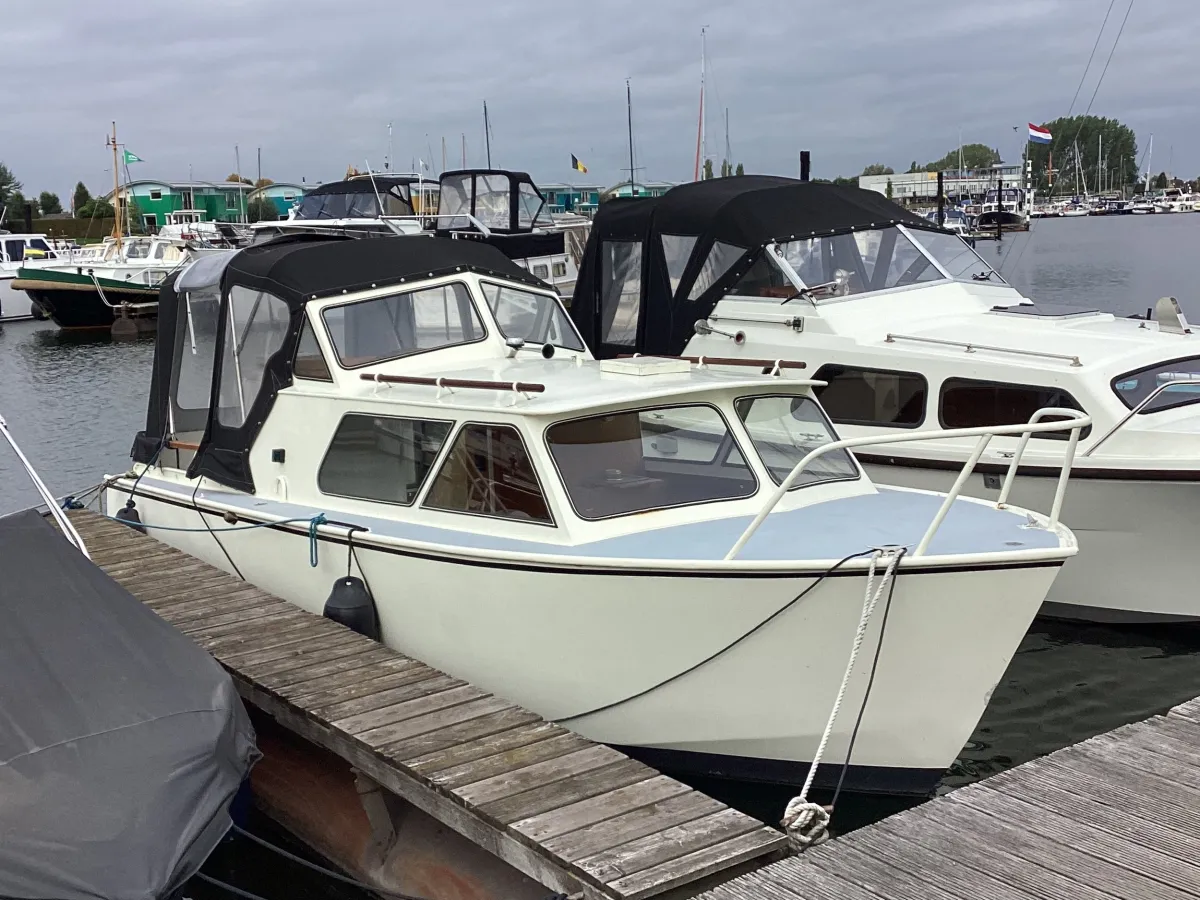 Steel Motorboat Polaris 700