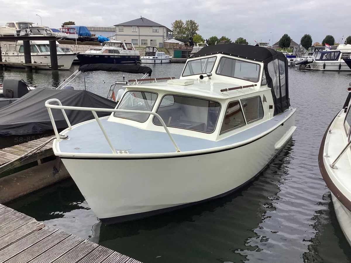 Steel Motorboat Polaris 700