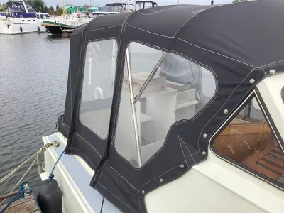 Steel Motorboat Polaris 700 Photo 4