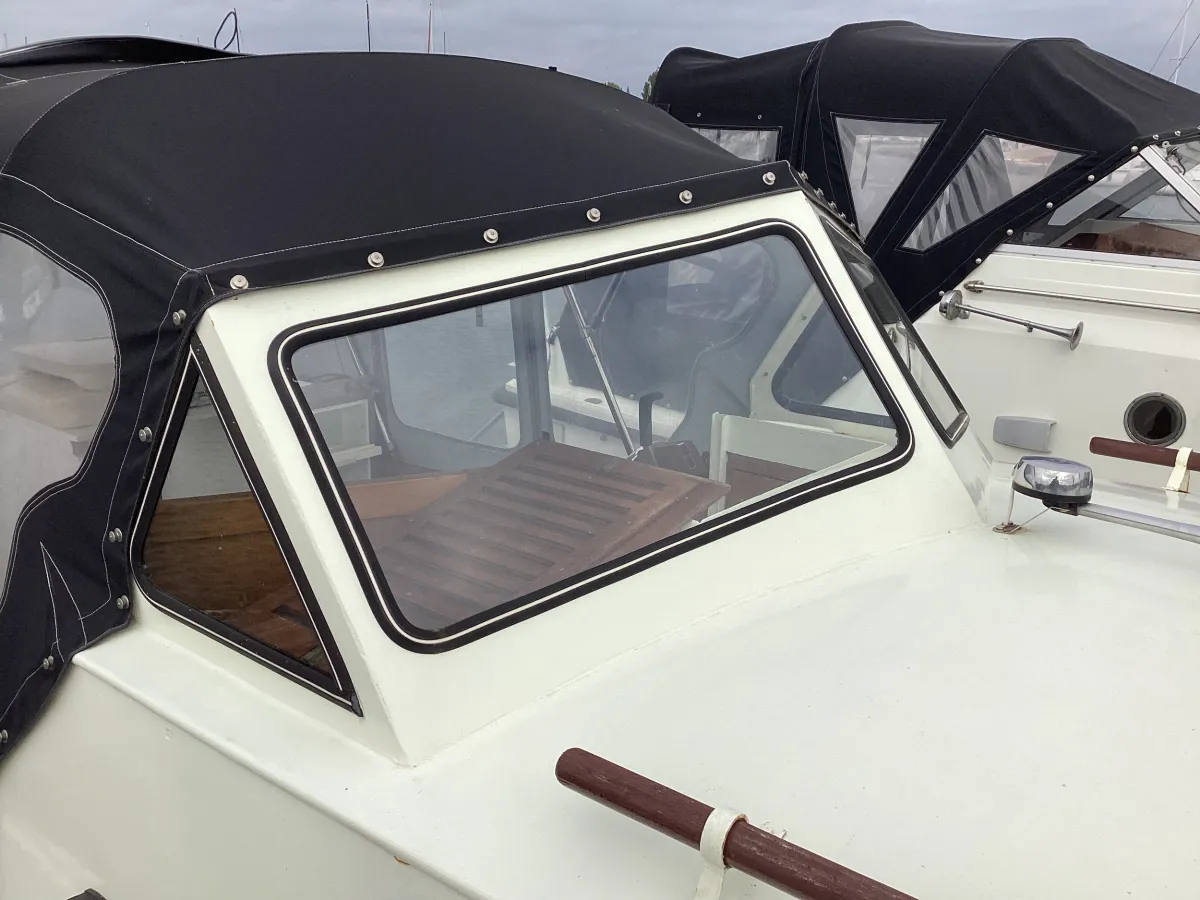 Steel Motorboat Polaris 700