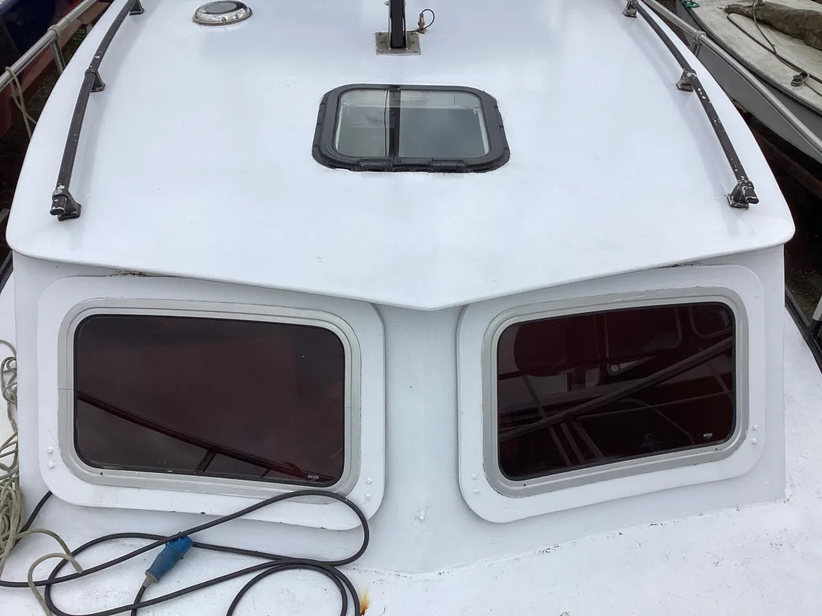 Polyester Bateau à moteur Cascaruda 700