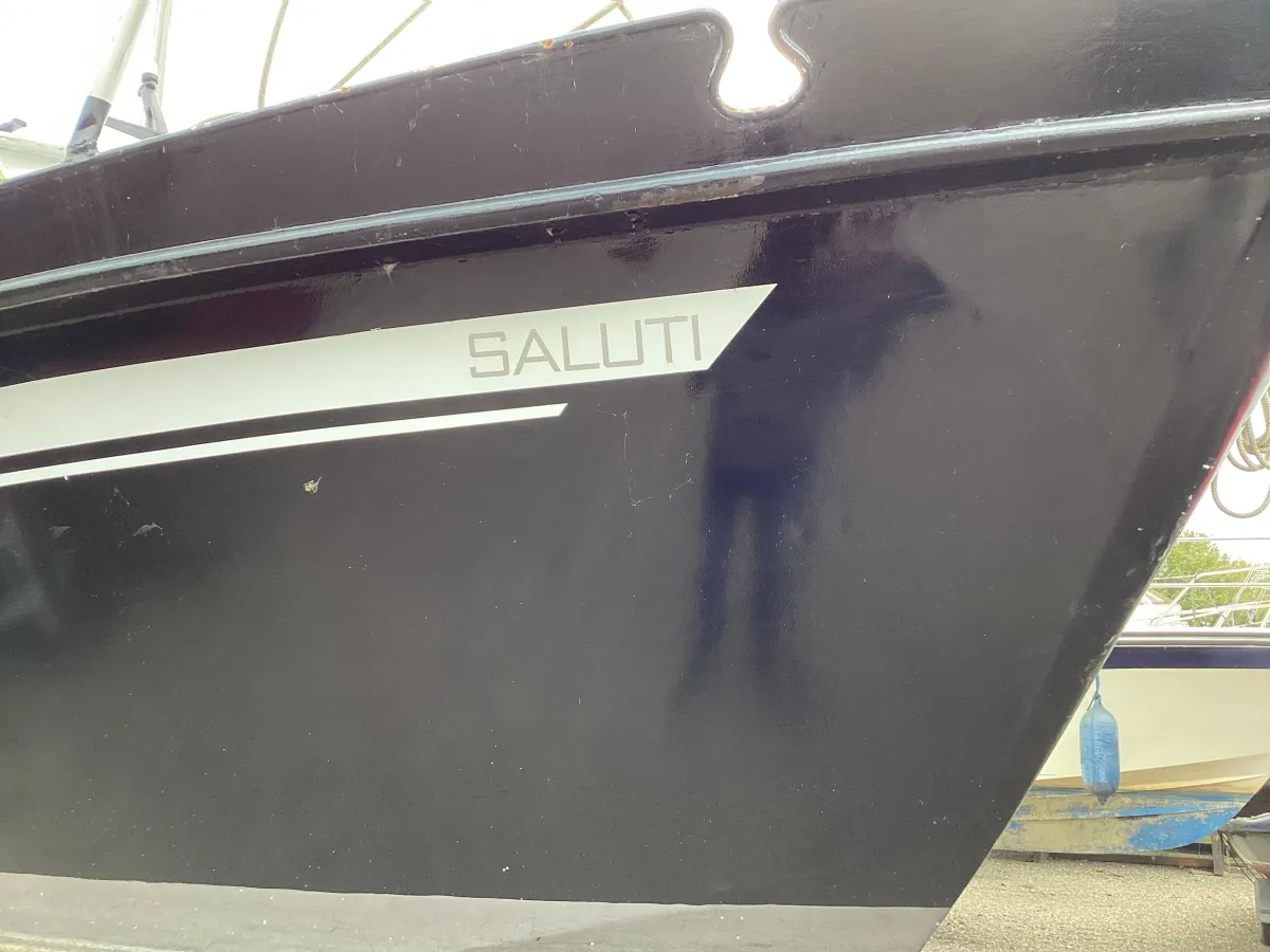 Polyester Bateau à moteur Cascaruda 700