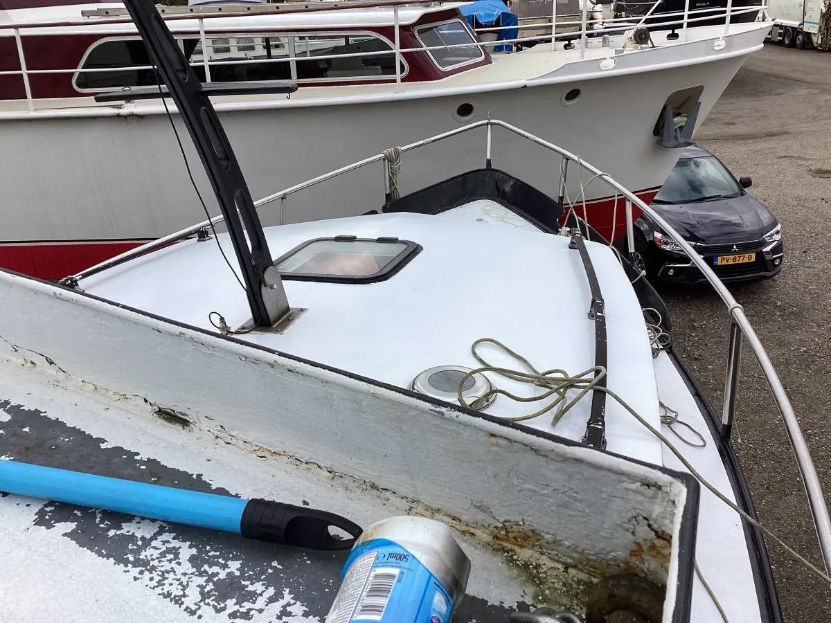 Polyester Bateau à moteur Cascaruda 700