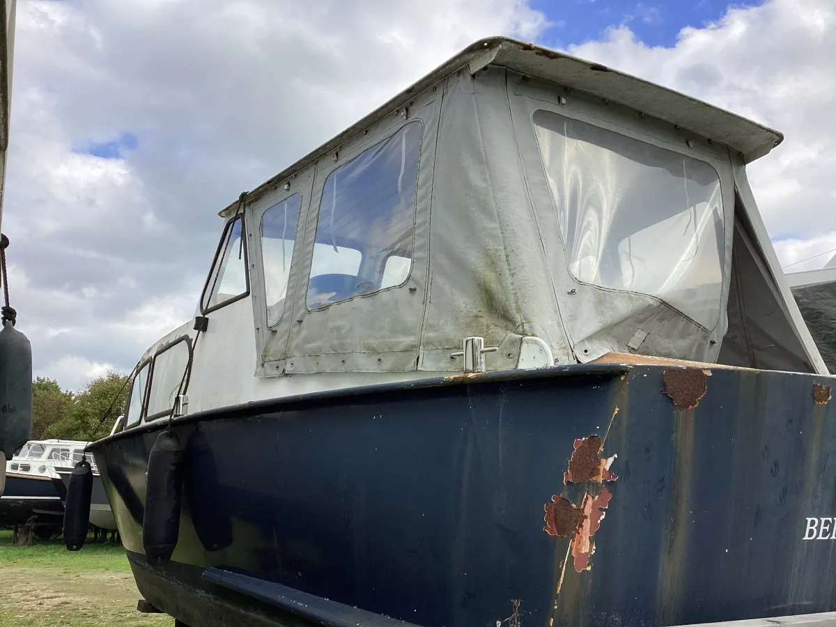 Steel Motorboat Cabin boat 700