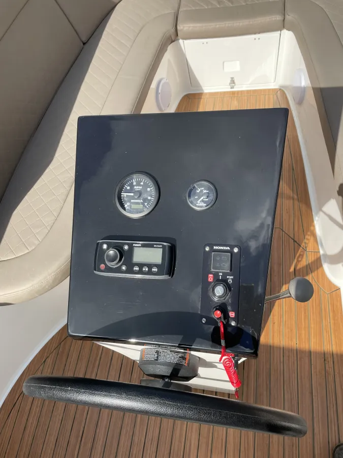 Polyester Sloop Maxima 630 tender