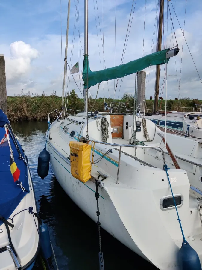 Polyester Sailboat Beneteau First 265