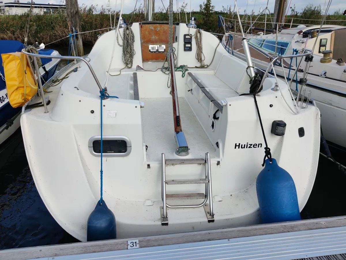 Polyester Sailboat Beneteau First 265