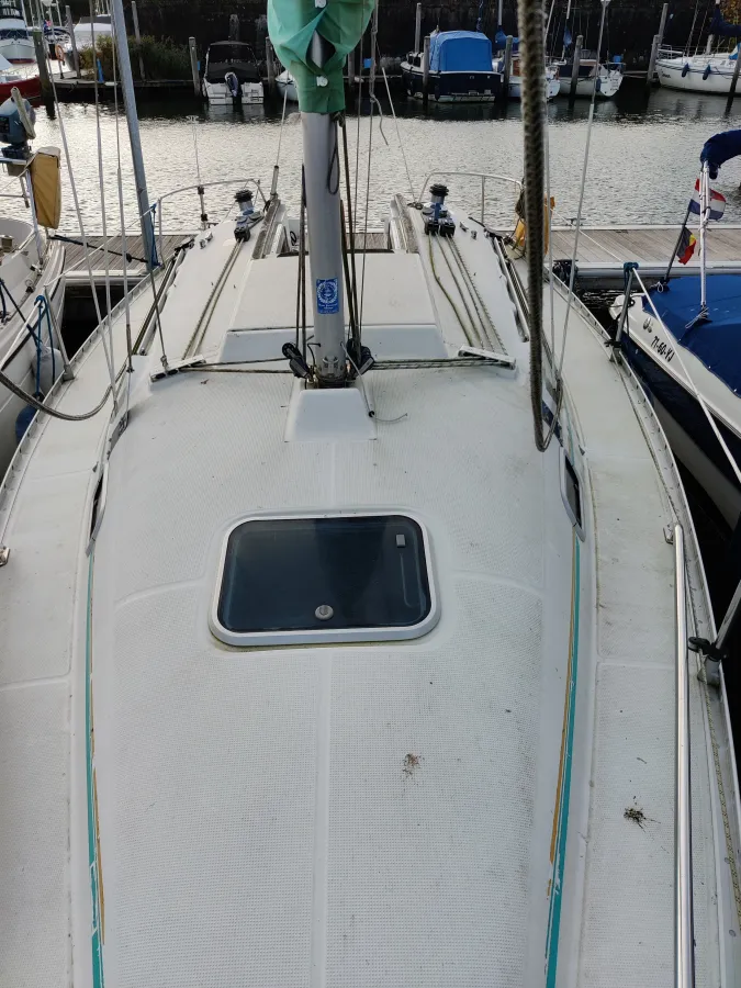 Polyester Sailboat Beneteau First 265