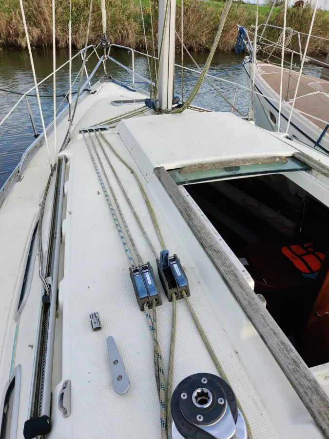 Polyester Sailboat Beneteau First 265