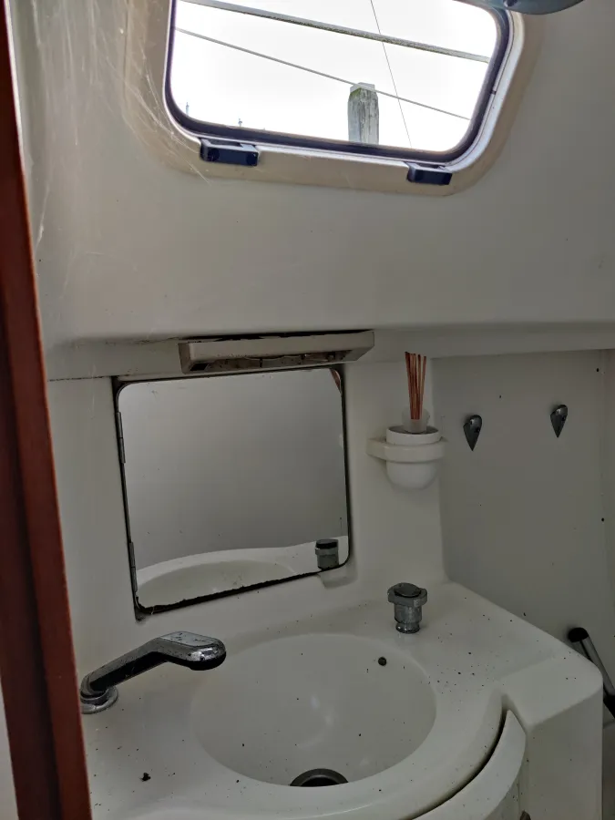 Polyester Sailboat Beneteau First 265