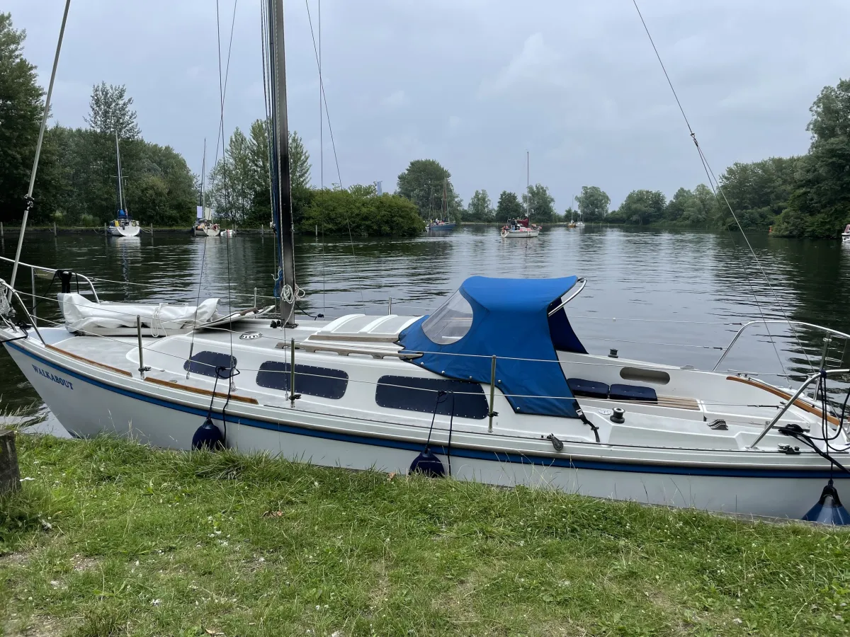 Polyester Sailboat Jaguar 27