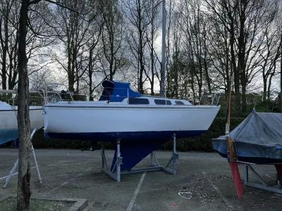 Polyester Sailboat Jaguar 27 Photo 4