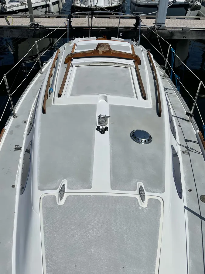 Polyester Sailboat Jaguar 27