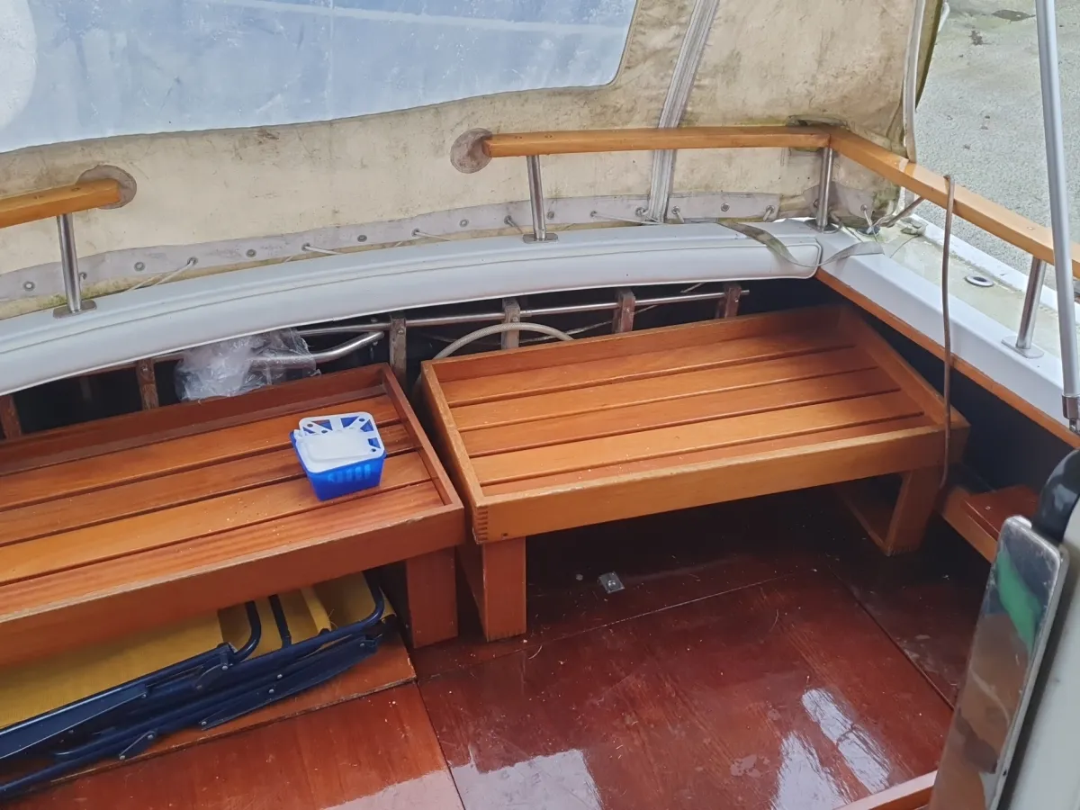 Polyester Speedboat Coronet Seafarer 27