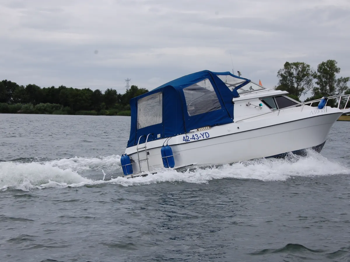 Polyester Motorboat International Speedcruiser