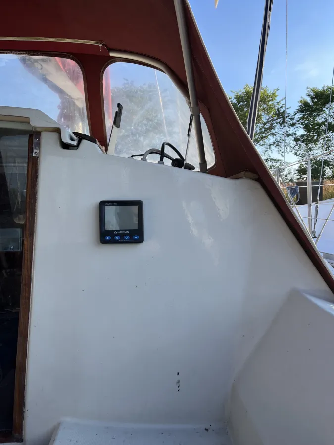 Polyester Sailboat Dufour 2800