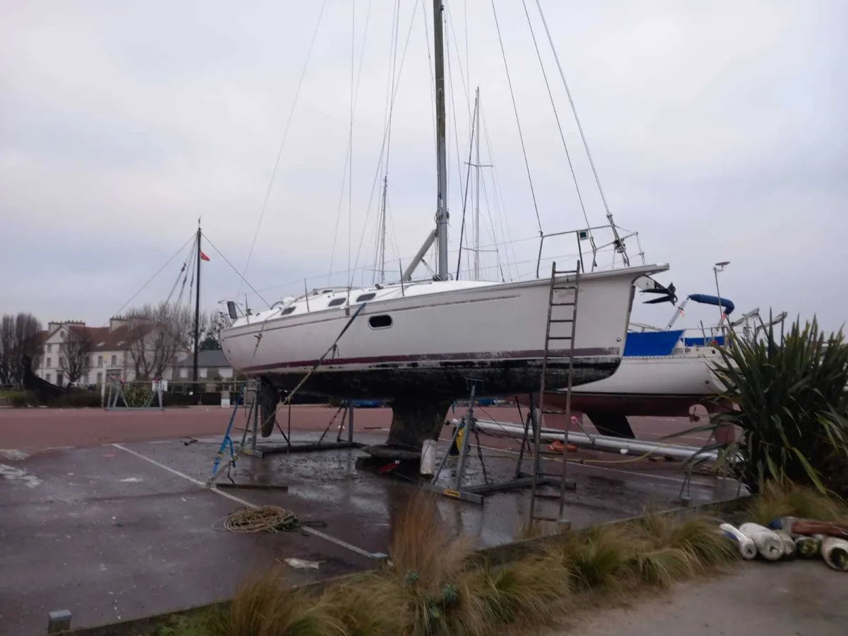 Polyester Sailboat Dufour Gib'Sea 33