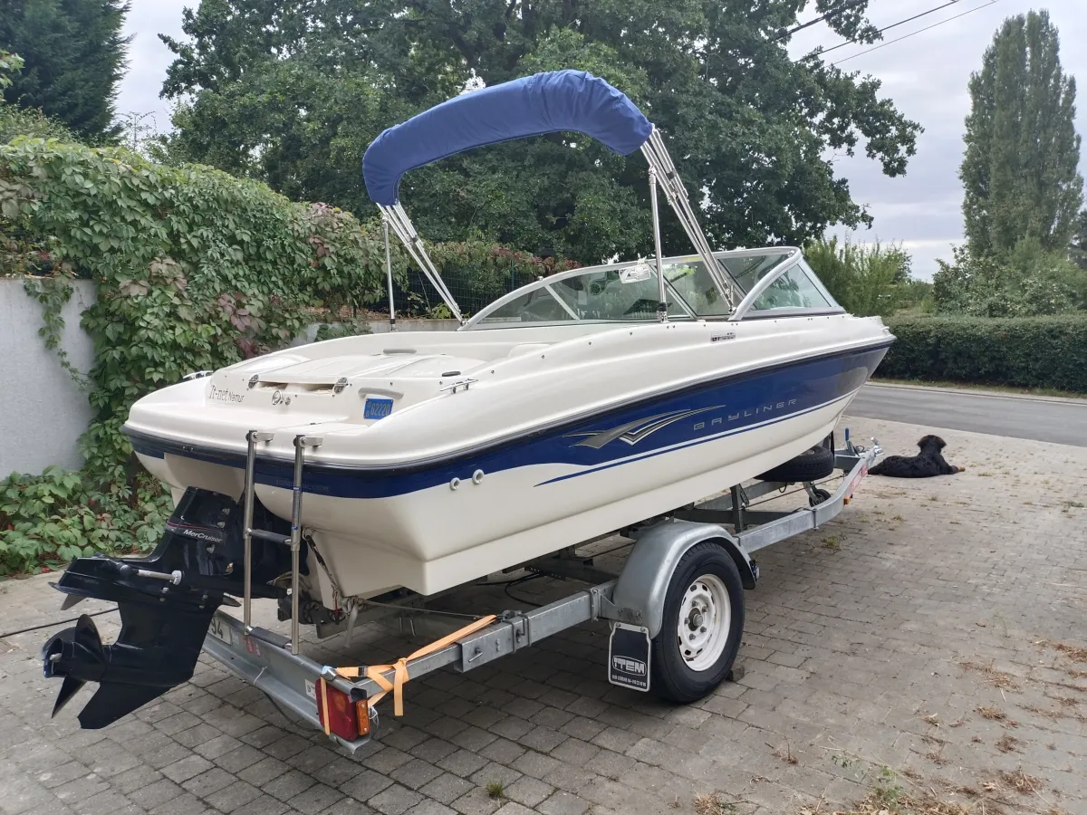 Polyester Speedboat Bayliner 111 GT