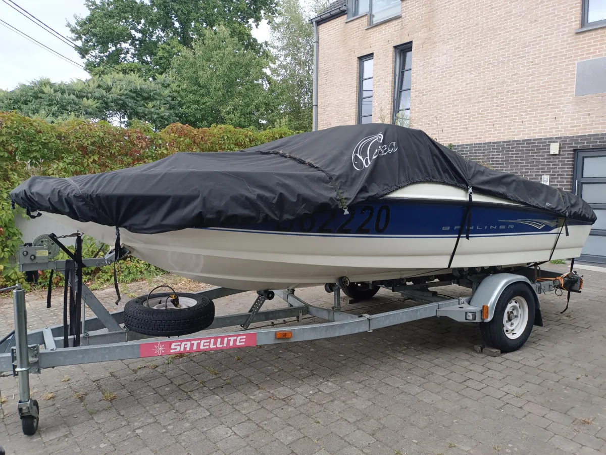 Polyester Speedboat Bayliner 111 GT