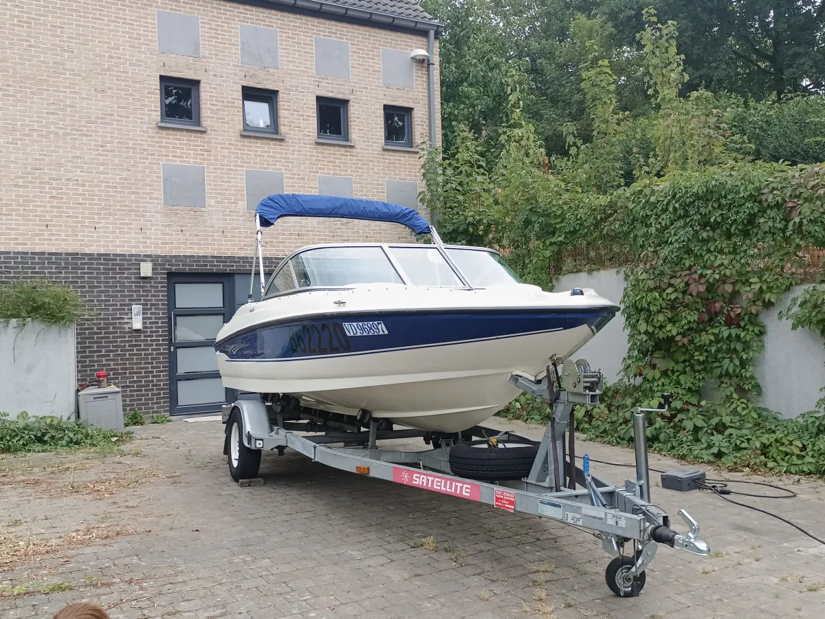 Polyester Speedboat Bayliner 111 GT