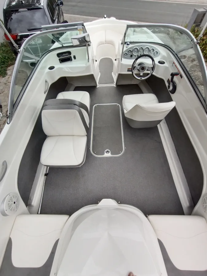 Polyester Speedboat Bayliner 111 GT