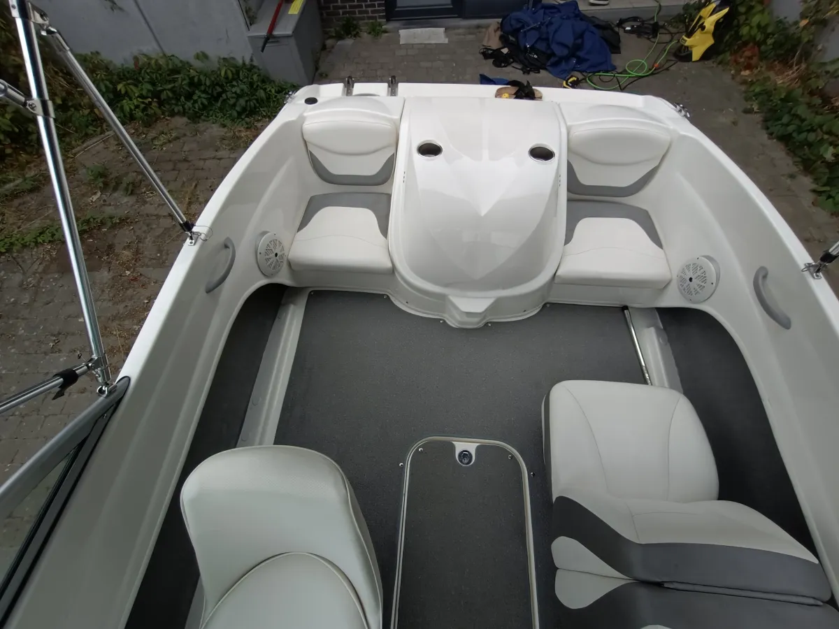 Polyester Speedboat Bayliner 111 GT