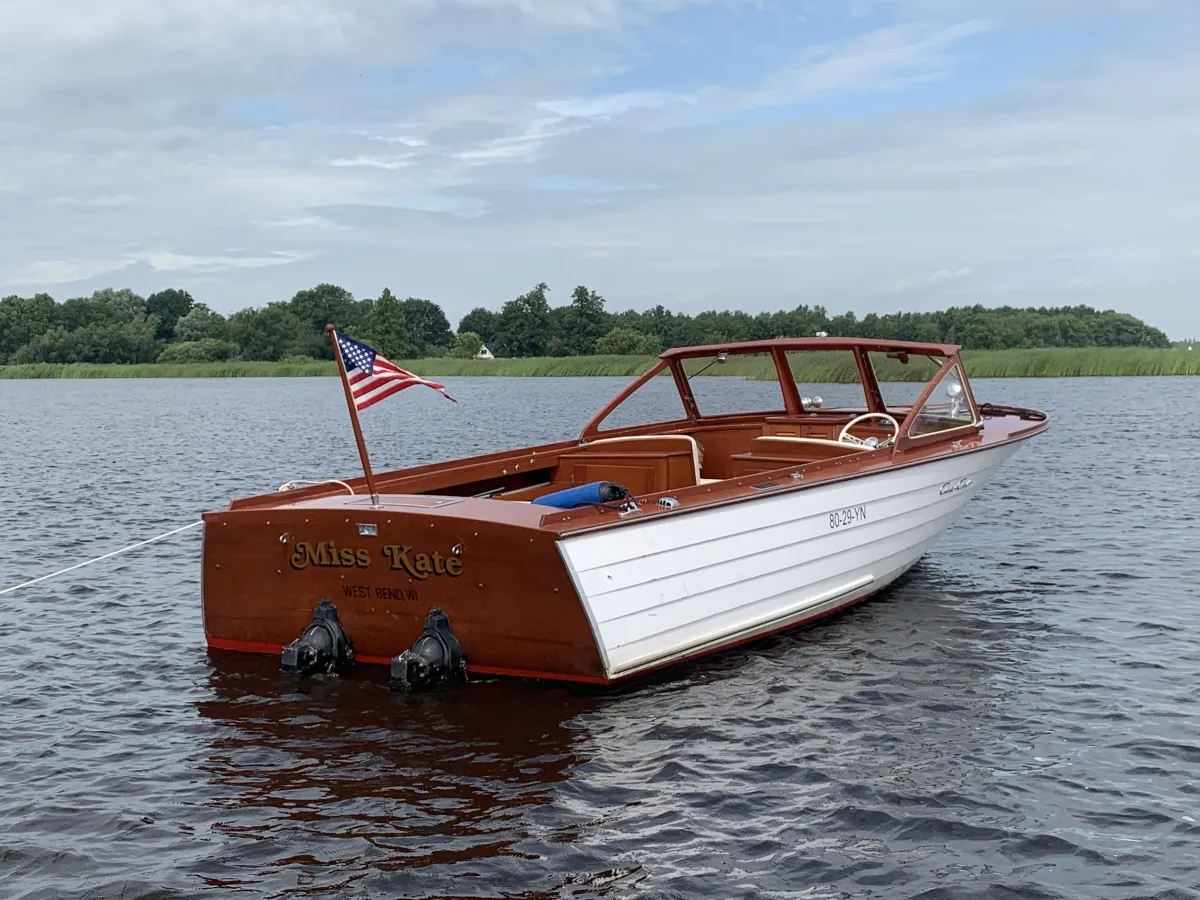 Wood Speedboat Chris Craft 25