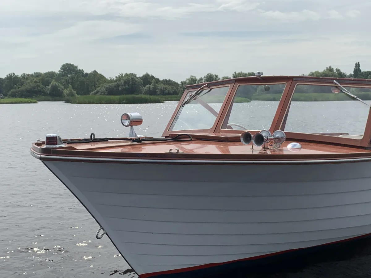 Wood Speedboat Chris Craft 25