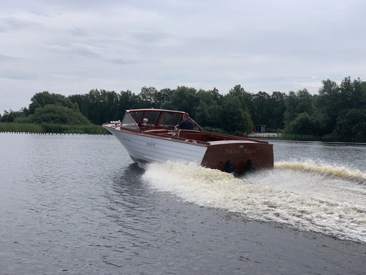 Wood Speedboat Chris Craft 25