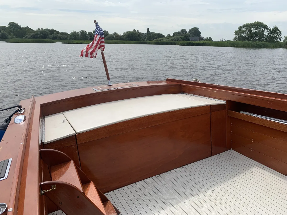 Wood Speedboat Chris Craft 25