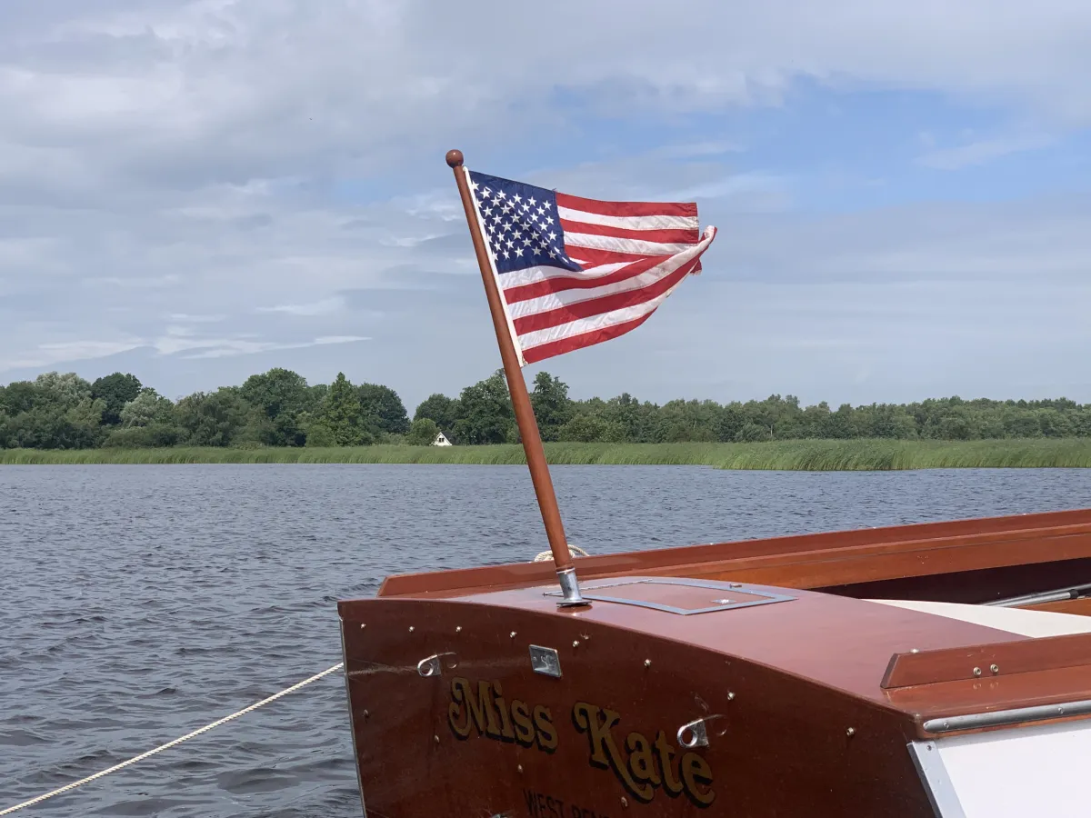 Wood Speedboat Chris Craft 25