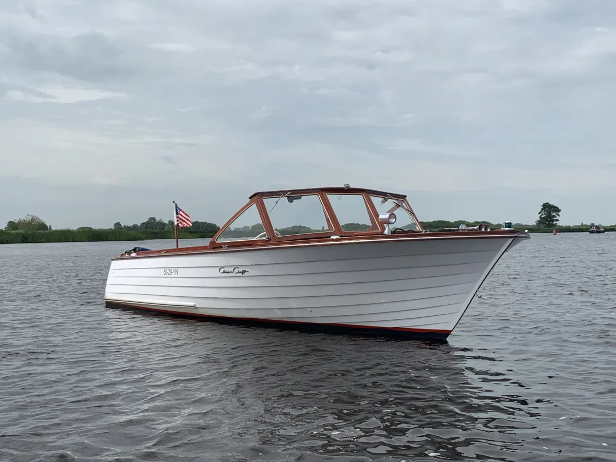 Wood Speedboat Chris Craft 25