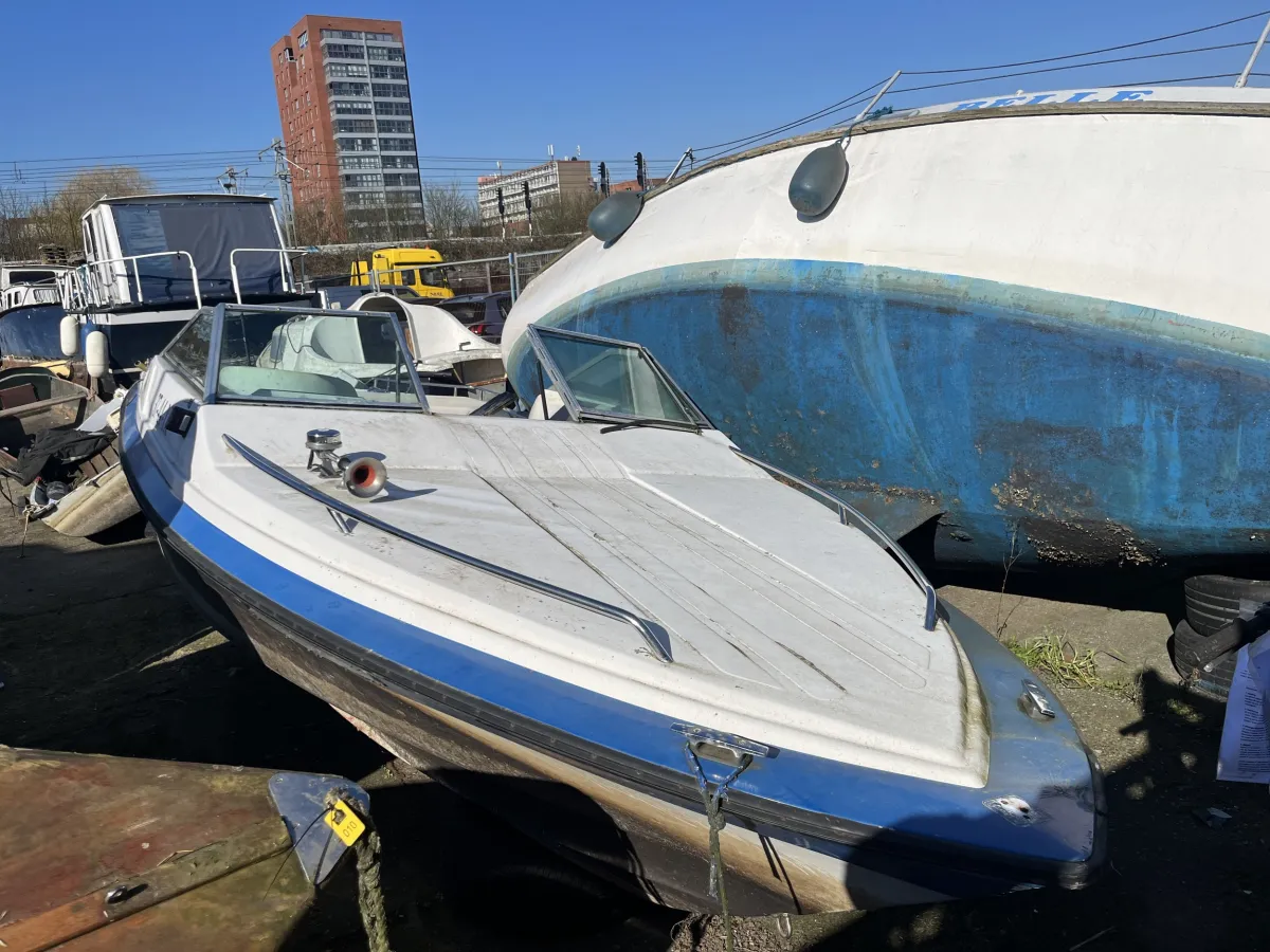 Polyester Budgetboat Navara 600