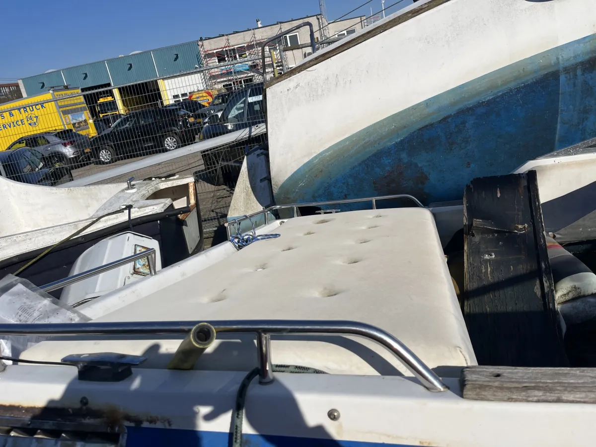 Polyester Budgetboat Navara 600