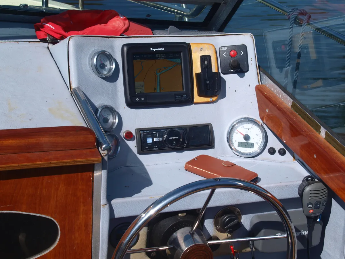 Polyester Speedboat Wellcraft Fisherman 24