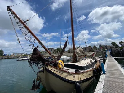 Steel Sailboat Flat-bottomed boat Skutsje Photo 1