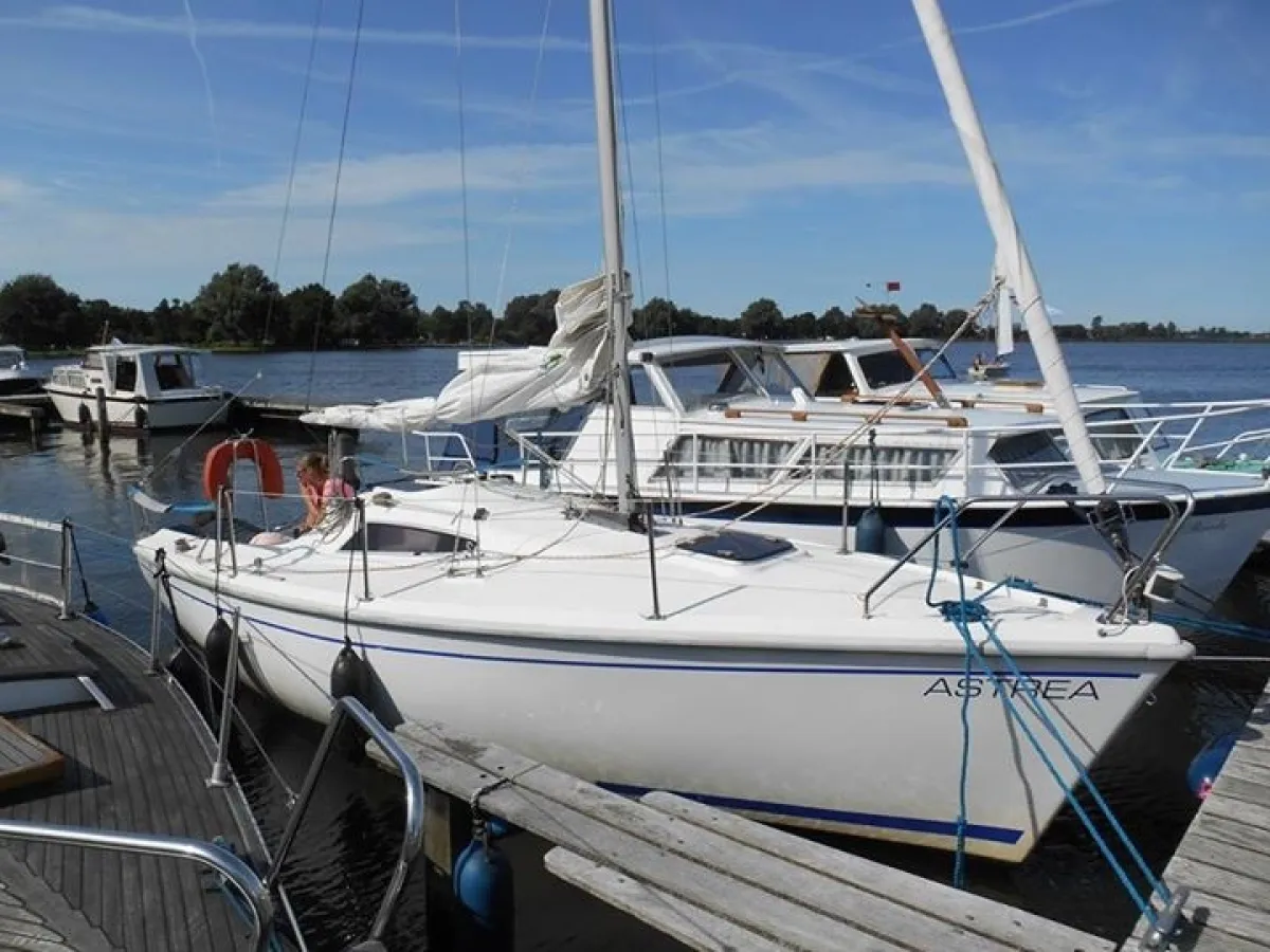 Polyester Sailboat Sportina 680